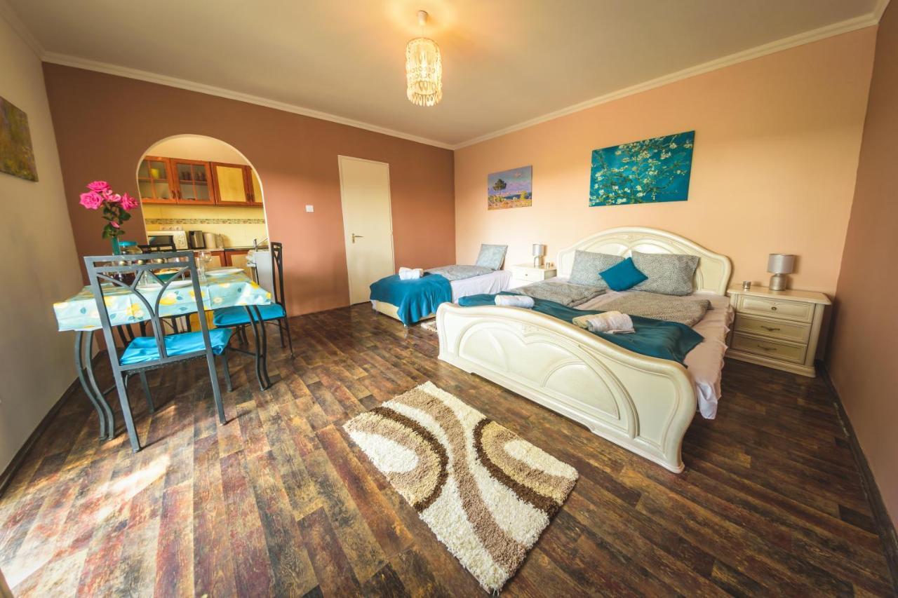 Linett Apartman Hajdúszoboszló Extérieur photo
